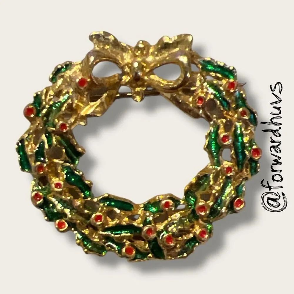 Bundle Sale 3 for $15 | Gold Tone Christmas Wreath Brooch
